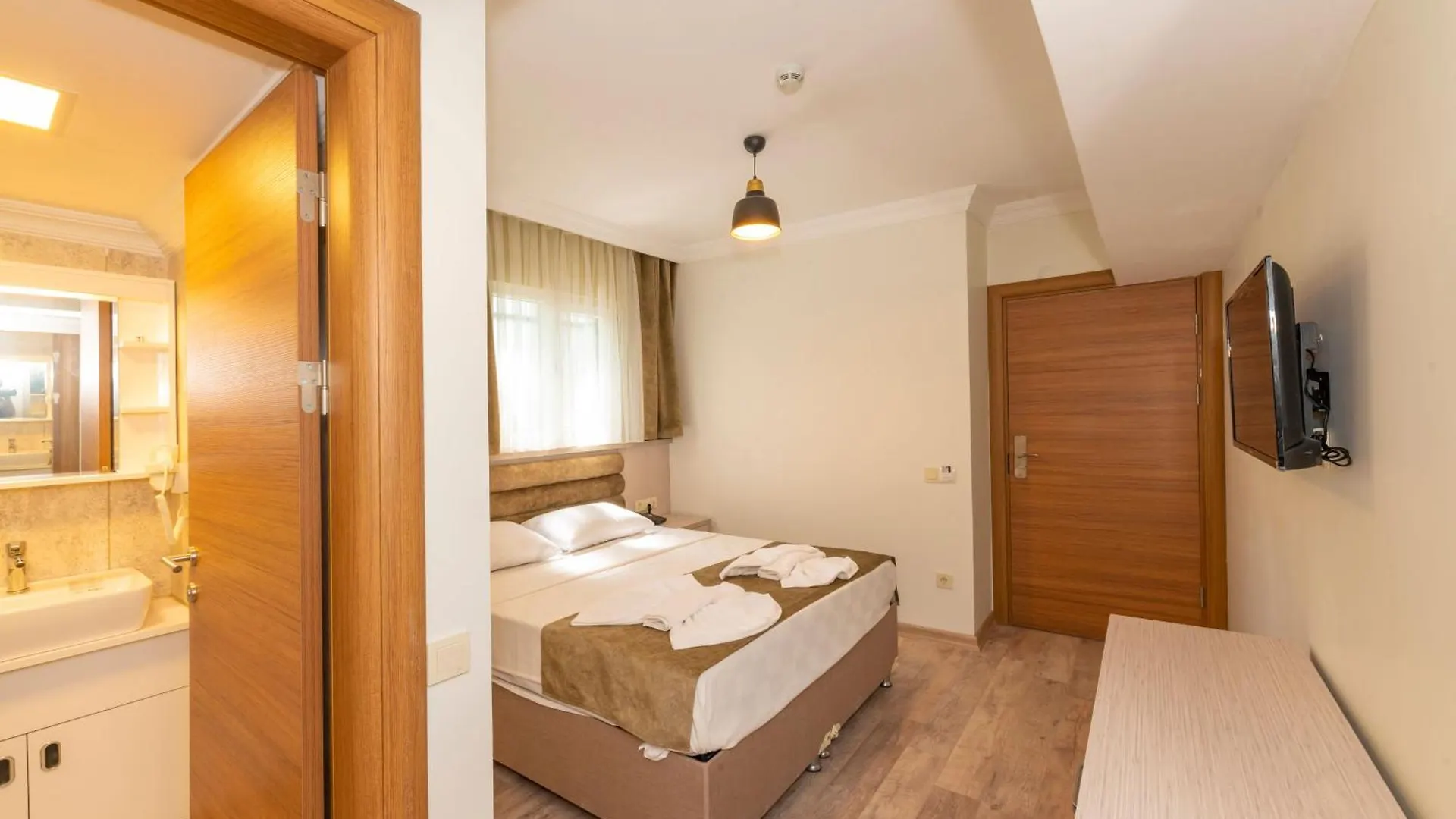Bazaar Hotels Old City Istanbul 3*,